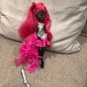MONSTER HIGH CATTY NOIR DOLL